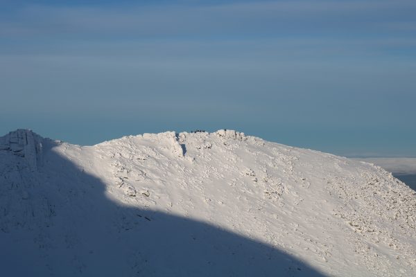 Fiacaill Ridge scrambling in Winter